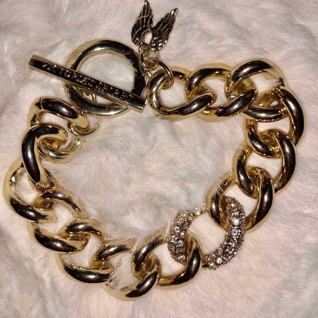 Victorias Secret Chunky Gold Chain Wing Bracelet 39$